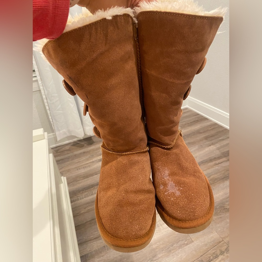 UGG Bailey Button Triplet II Boot - Picture 5 of 9